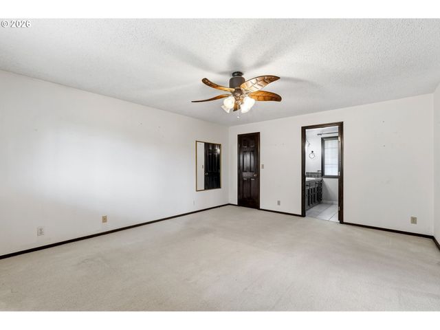 330 Ne 17TH Ave, Hillsboro, OR 97124