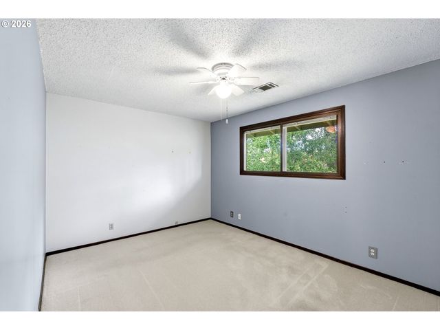 330 Ne 17TH Ave, Hillsboro, OR 97124