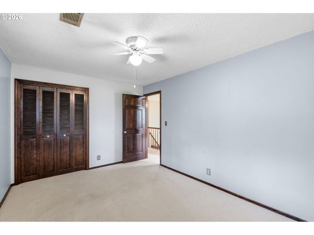 330 Ne 17TH Ave, Hillsboro, OR 97124
