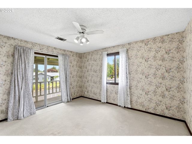 330 Ne 17TH Ave, Hillsboro, OR 97124