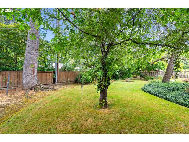 330 Ne 17TH Ave, Hillsboro, OR 97124