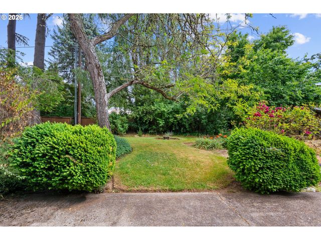 330 Ne 17TH Ave, Hillsboro, OR 97124