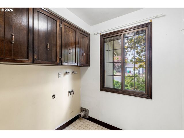 330 Ne 17TH Ave, Hillsboro, OR 97124