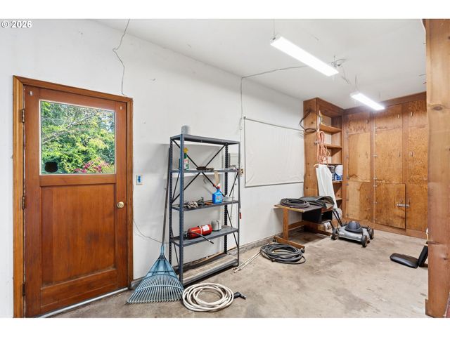 330 Ne 17TH Ave, Hillsboro, OR 97124