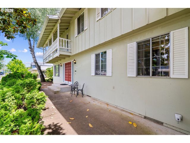 330 Ne 17TH Ave, Hillsboro, OR 97124
