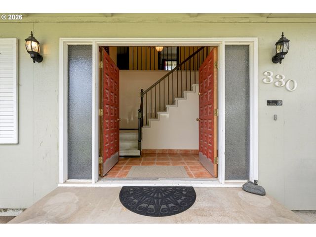 330 Ne 17TH Ave, Hillsboro, OR 97124