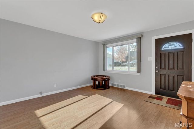 9569 Pagewood Avenue, St Louis, MO 63114