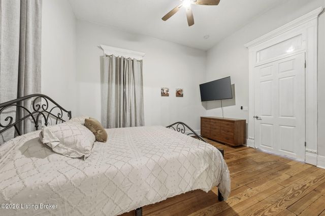 300 W Main St, Hodgenville, KY 42748