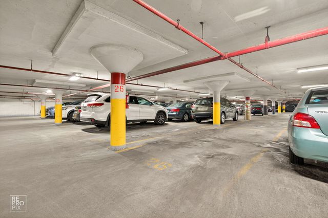 7141 N Kedzie Avenue 403, Chicago, IL 60645