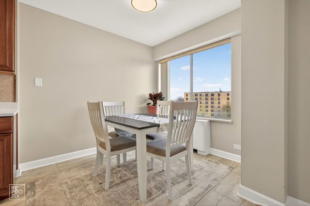 7141 N Kedzie Avenue 403, Chicago, IL 60645