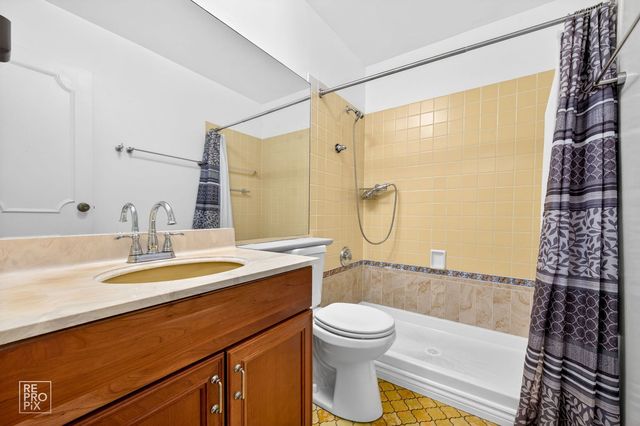 7141 N Kedzie Avenue 403, Chicago, IL 60645