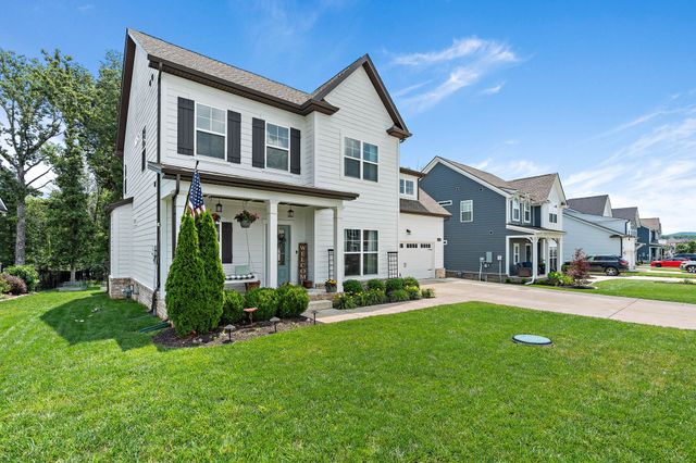 1327 Batbriar Rd, Murfreesboro, TN 37128
