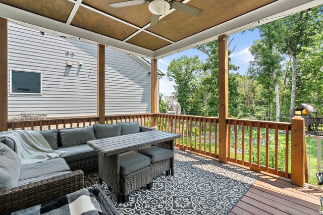 1327 Batbriar Rd, Murfreesboro, TN 37128