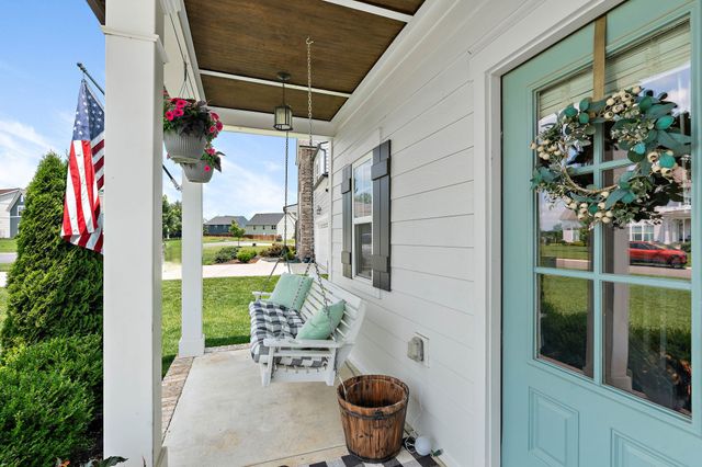 1327 Batbriar Rd, Murfreesboro, TN 37128