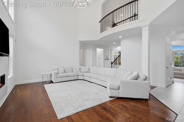 1779 Kinghill Drive, Commerce Charter Township, MI 48382