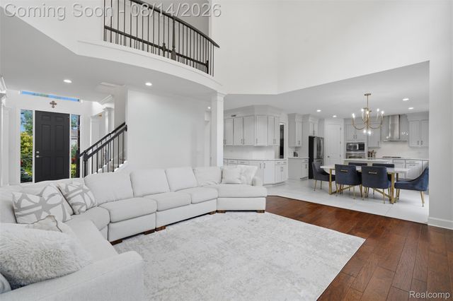 1779 Kinghill Drive, Commerce Charter Township, MI 48382