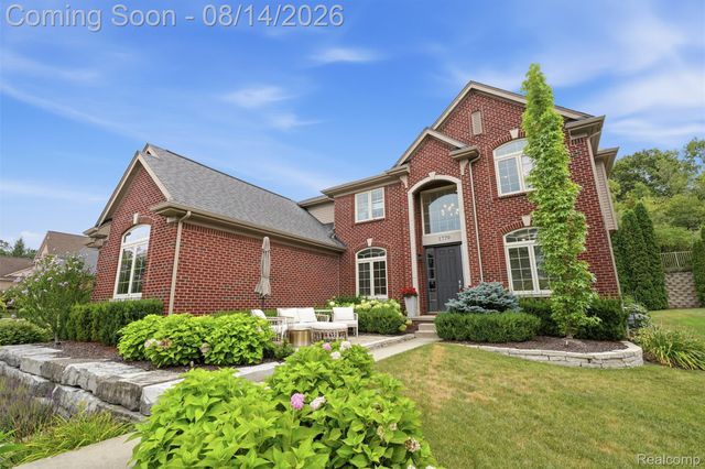 1779 Kinghill Drive, Commerce Charter Township, MI 48382
