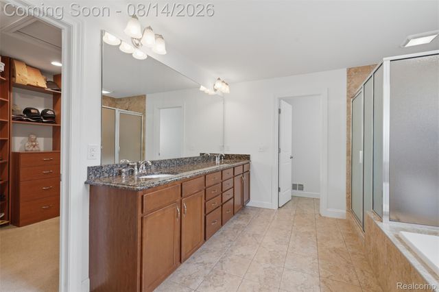 1779 Kinghill Drive, Commerce Charter Township, MI 48382