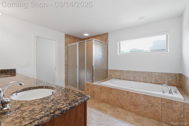 1779 Kinghill Drive, Commerce Charter Township, MI 48382