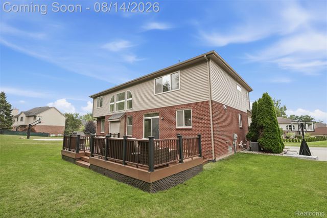 1779 Kinghill Drive, Commerce Charter Township, MI 48382