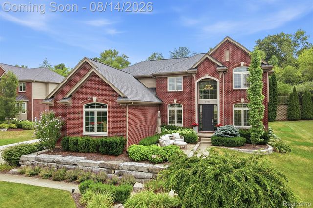 1779 Kinghill Drive, Commerce Charter Township, MI 48382