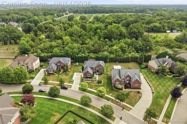 1779 Kinghill Drive, Commerce Charter Township, MI 48382