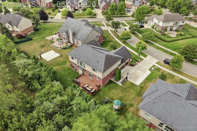 1779 Kinghill Drive, Commerce Charter Township, MI 48382