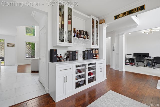 1779 Kinghill Drive, Commerce Charter Township, MI 48382