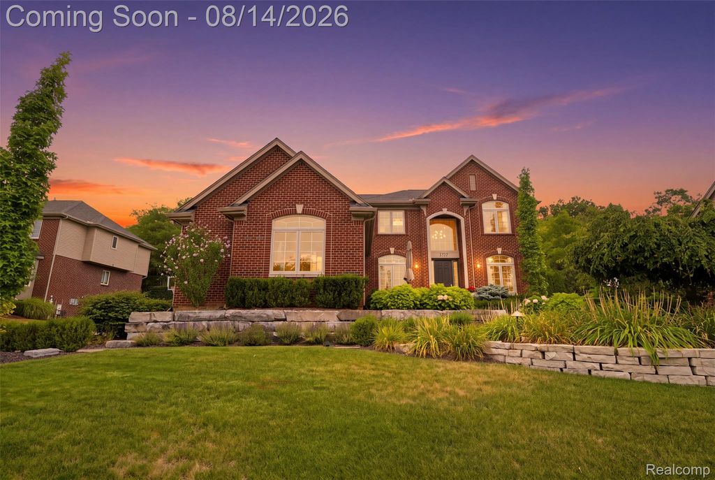 1779 Kinghill Drive, Commerce Charter Township, MI 48382