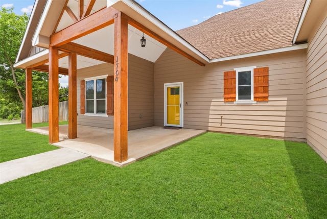 1754 Riverview Drive, Cleburne, TX 76033