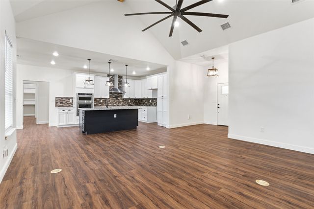 1754 Riverview Drive, Cleburne, TX 76033