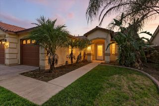 1411 Bella Oaks Way, Hanford, CA 93230