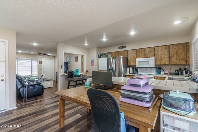 2602 E GROVERS Avenue, Phoenix, AZ 85032