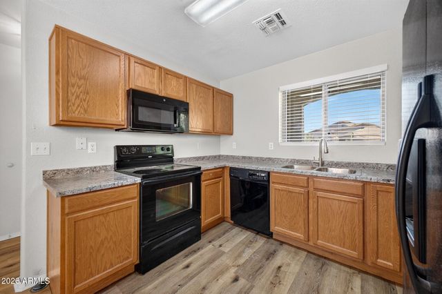 907 E COWBOY COVE Trail, San Tan Valley, AZ 85143