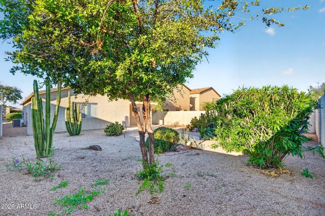 907 E COWBOY COVE Trail, San Tan Valley, AZ 85143