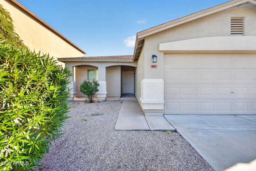 907 E COWBOY COVE Trail, San Tan Valley, AZ 85143 — photo 4