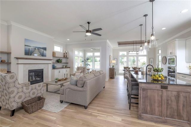 13845 Westgate Street, Overland Park, KS 66221