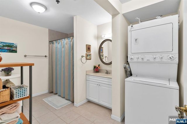 241 Union Street 302, Hackensack, NJ 07601