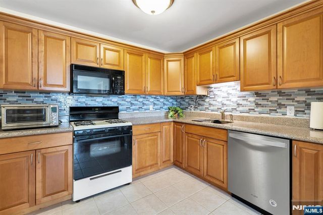 241 Union Street 302, Hackensack, NJ 07601