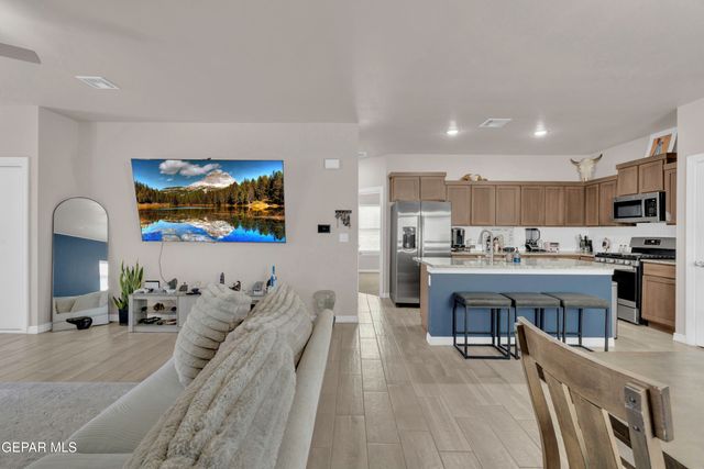 353 DESERTS Drive, Socorro, TX 79927