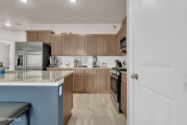 353 DESERTS Drive, Socorro, TX 79927