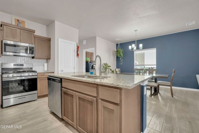 353 DESERTS Drive, Socorro, TX 79927