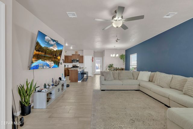 353 DESERTS Drive, Socorro, TX 79927