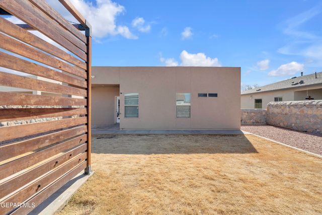 353 DESERTS Drive, Socorro, TX 79927