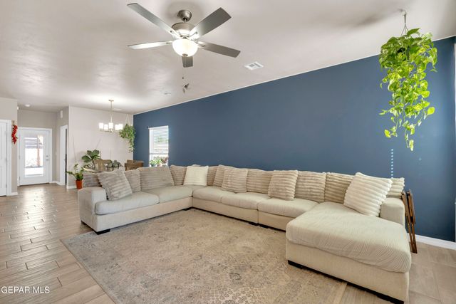 353 DESERTS Drive, Socorro, TX 79927