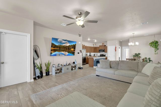 353 DESERTS Drive, Socorro, TX 79927