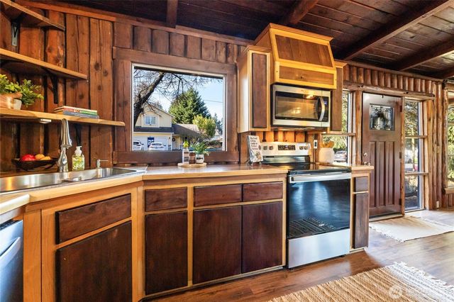 5100 Carole Drive NE, Olympia, WA 98516