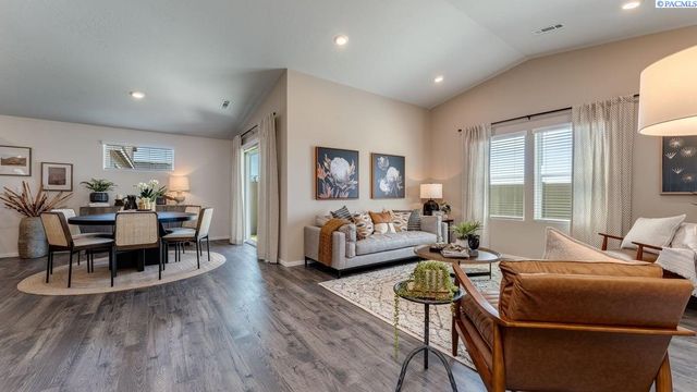 11321 Buckingham Dr, Pasco, WA 99301