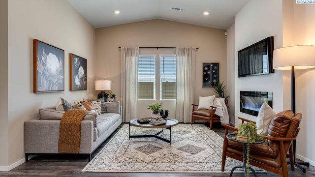 11321 Buckingham Dr, Pasco, WA 99301