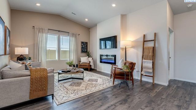 11321 Buckingham Dr, Pasco, WA 99301